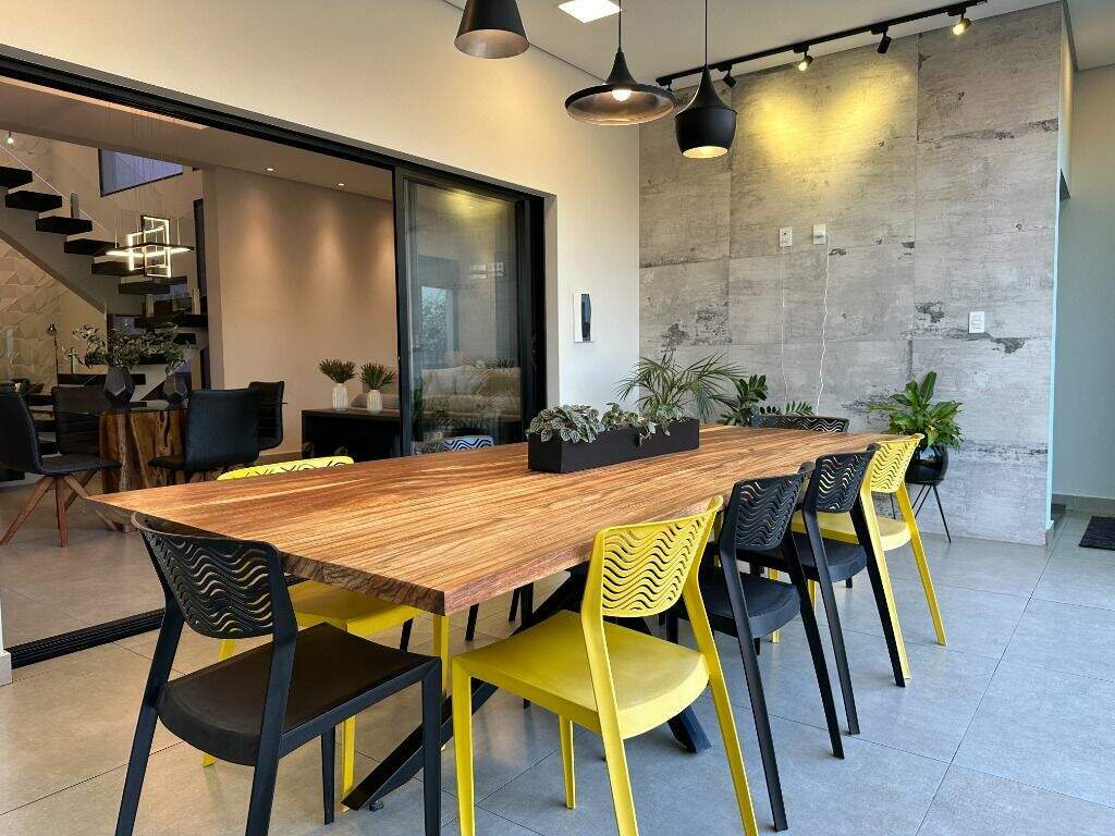 Casa em condomínio à venda no Jardim Buru: 