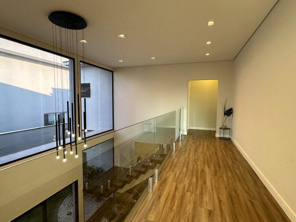 Casa em condomínio à venda no Jardim Buru: 