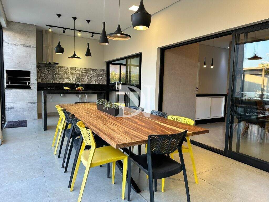 Casa em condomínio à venda no Jardim Buru: 