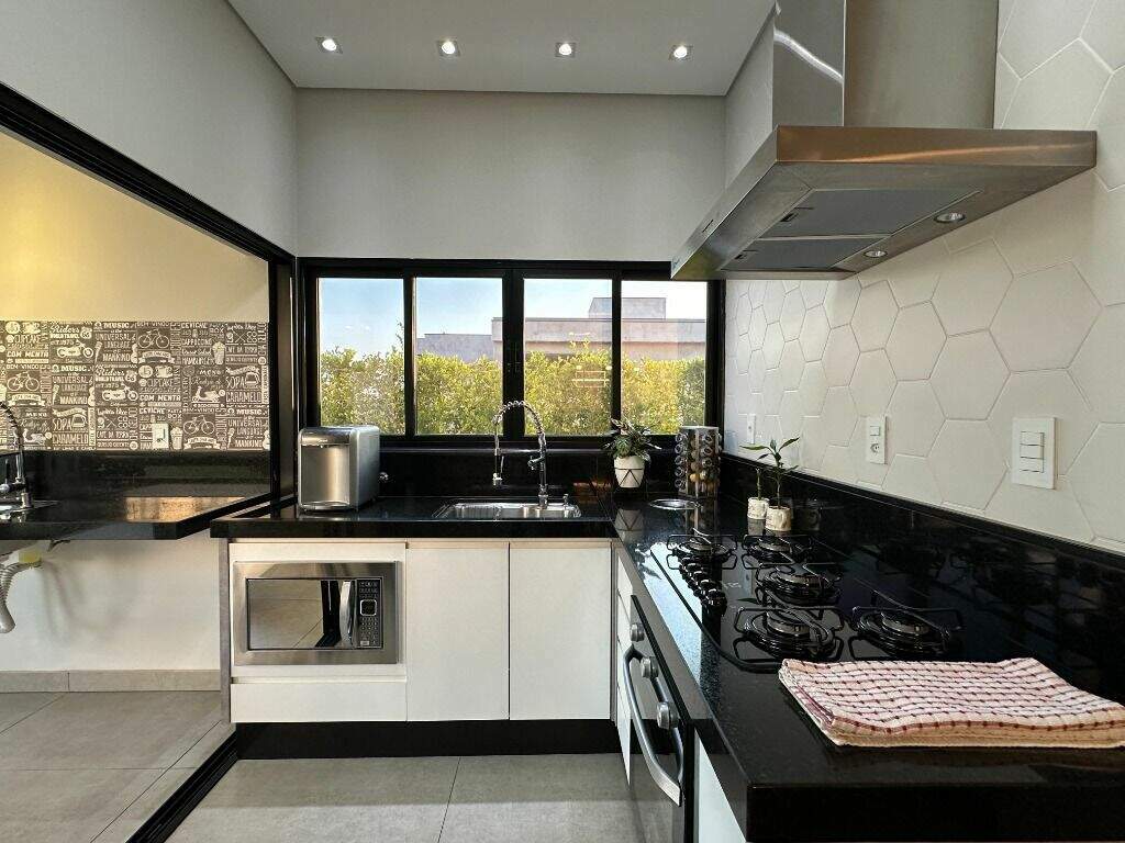 Casa em condomínio à venda no Jardim Buru: 