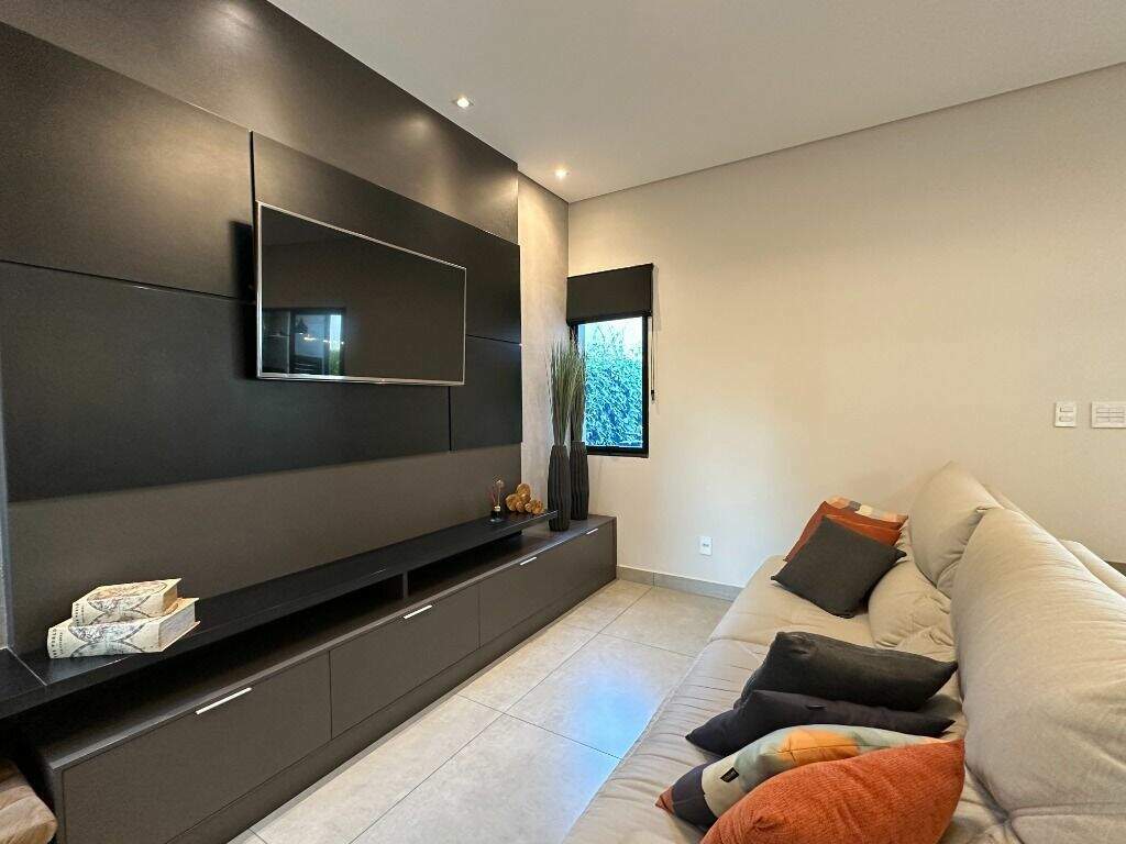 Casa em condomínio à venda no Jardim Buru: 