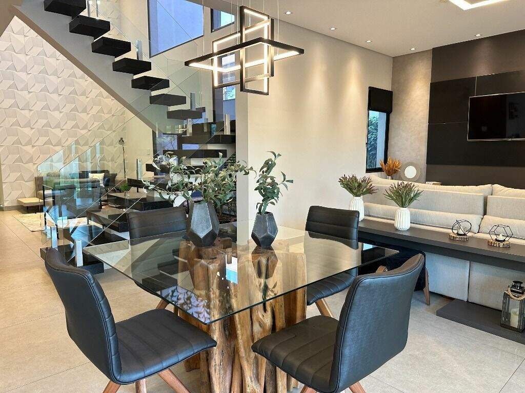 Casa em condomínio à venda no Jardim Buru: 