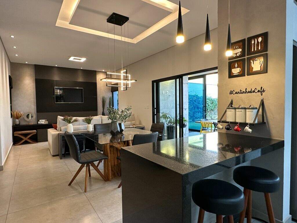 Casa em condomínio à venda no Jardim Buru: 
