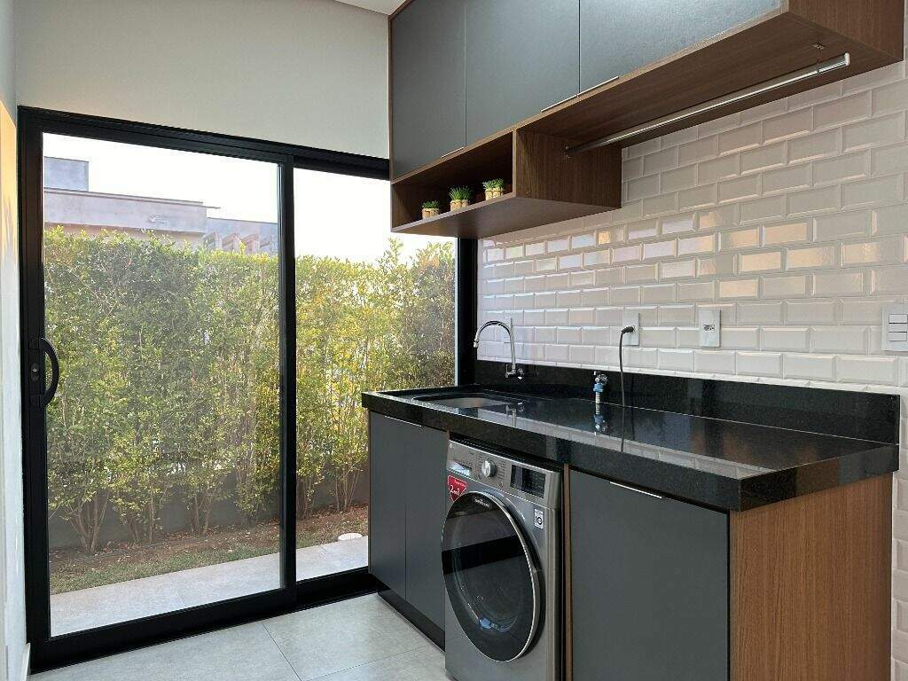 Casa em condomínio à venda no Jardim Buru: 
