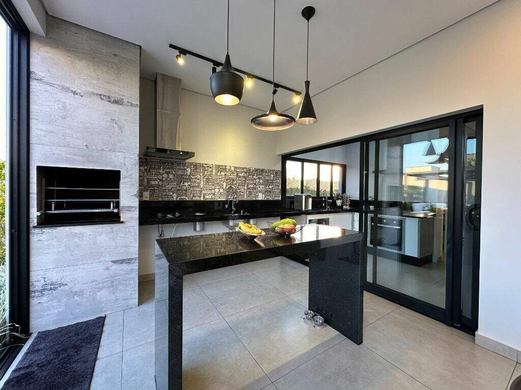 Casa em condomínio à venda no Jardim Buru: 