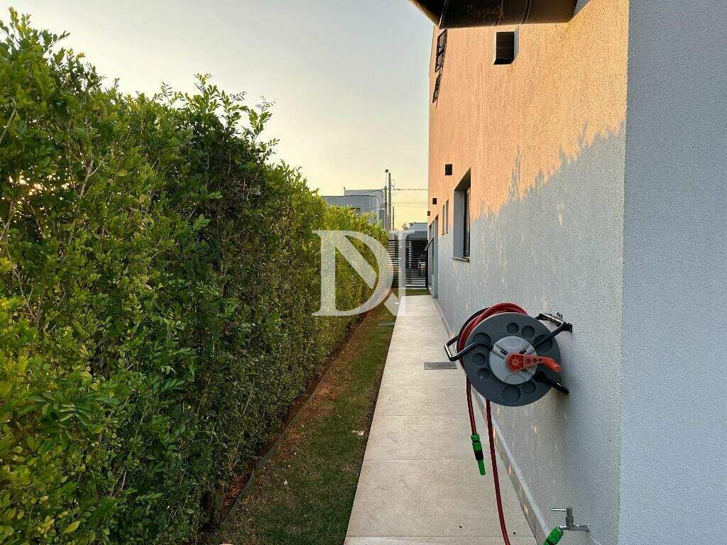 Casa em condomínio à venda no Jardim Buru: 