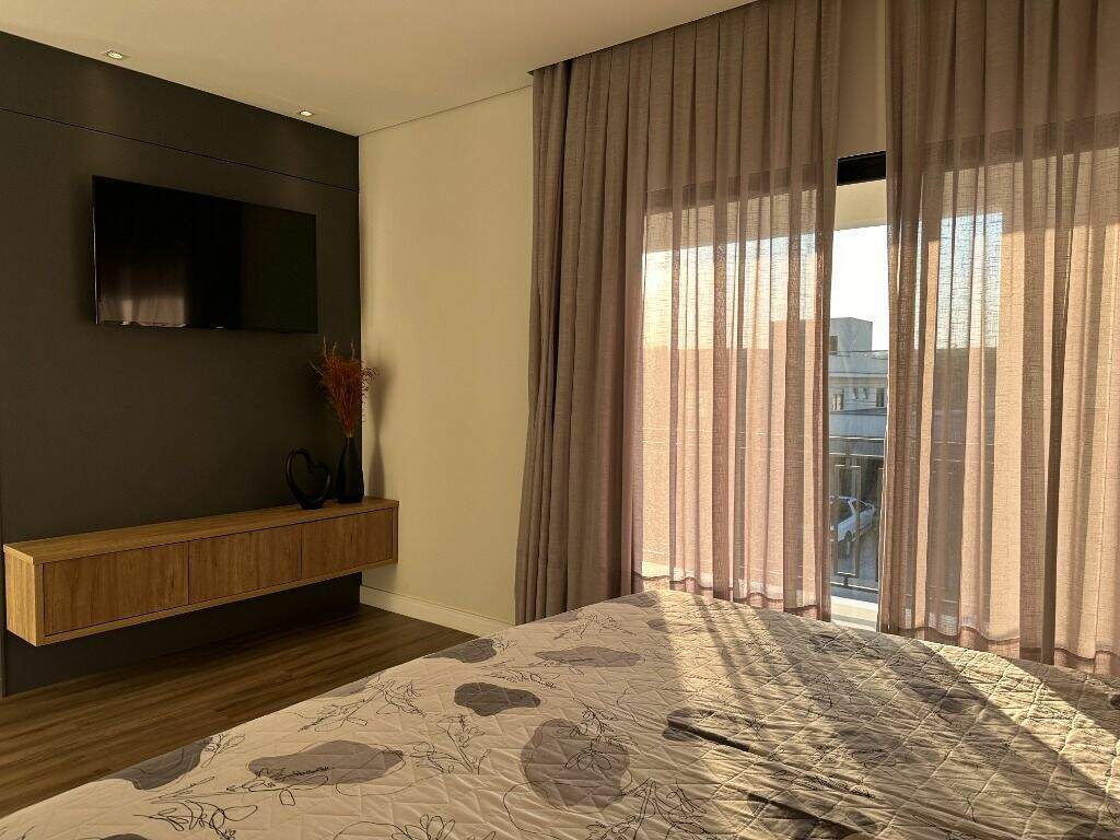Casa em condomínio à venda no Jardim Buru: 