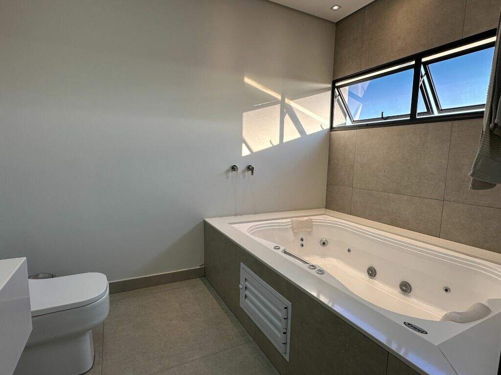 Casa em condomínio à venda no Jardim Buru: 