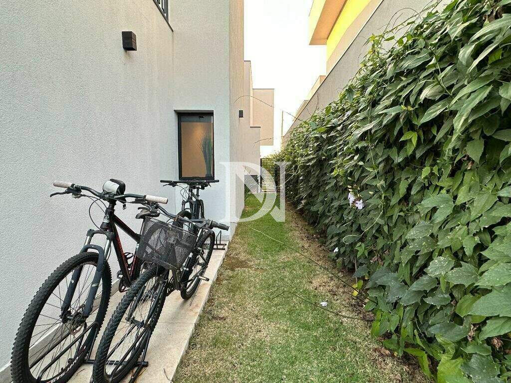Casa em condomínio à venda no Jardim Buru: 