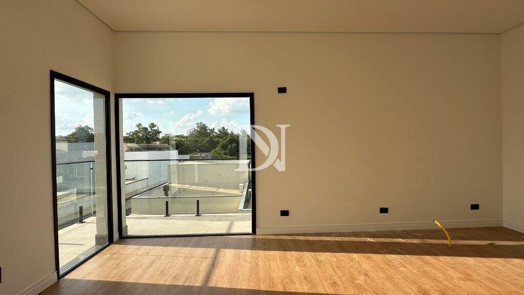 Casa em condomínio à venda no Jardim Buru: 