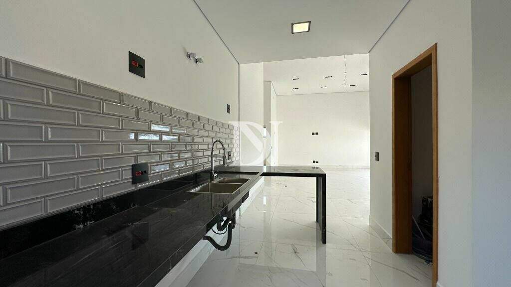Casa em condomínio à venda no Jardim Buru: 