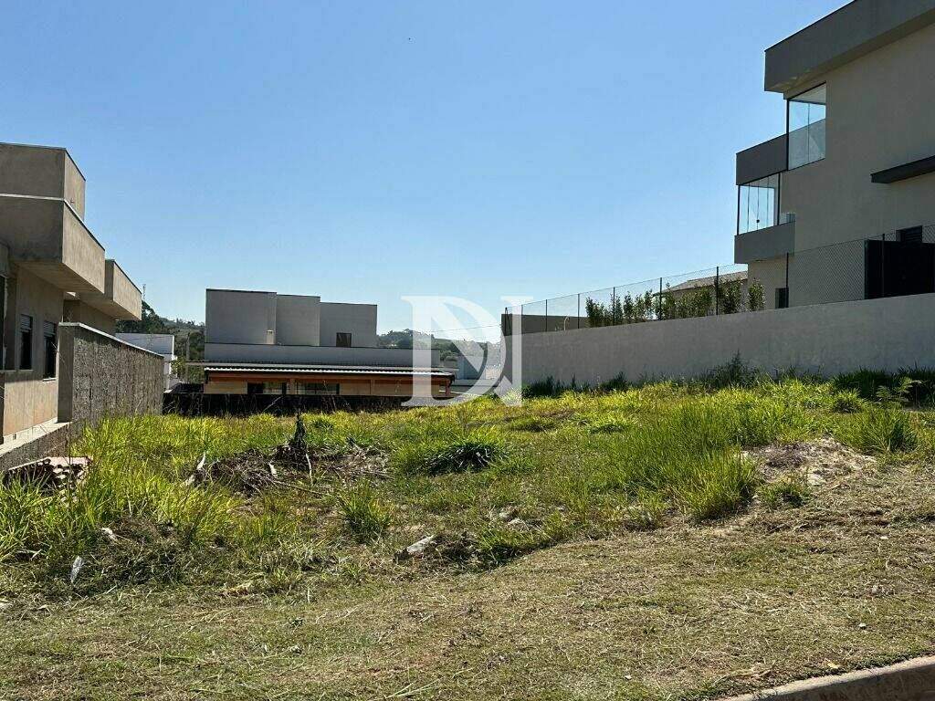 Terreno em condomínio à venda no Jardim Buru: 