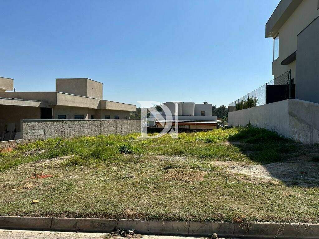 Terreno em condomínio à venda no Jardim Buru: 