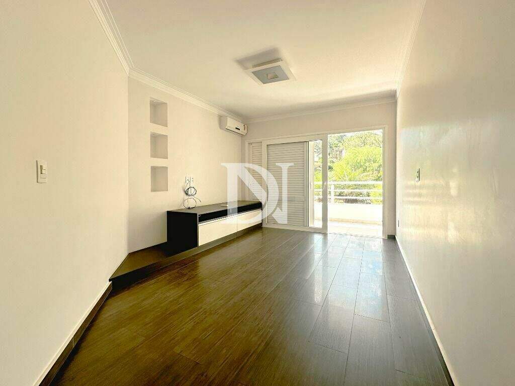 Casa em condomínio à venda no Condomínio Monte Belo: 