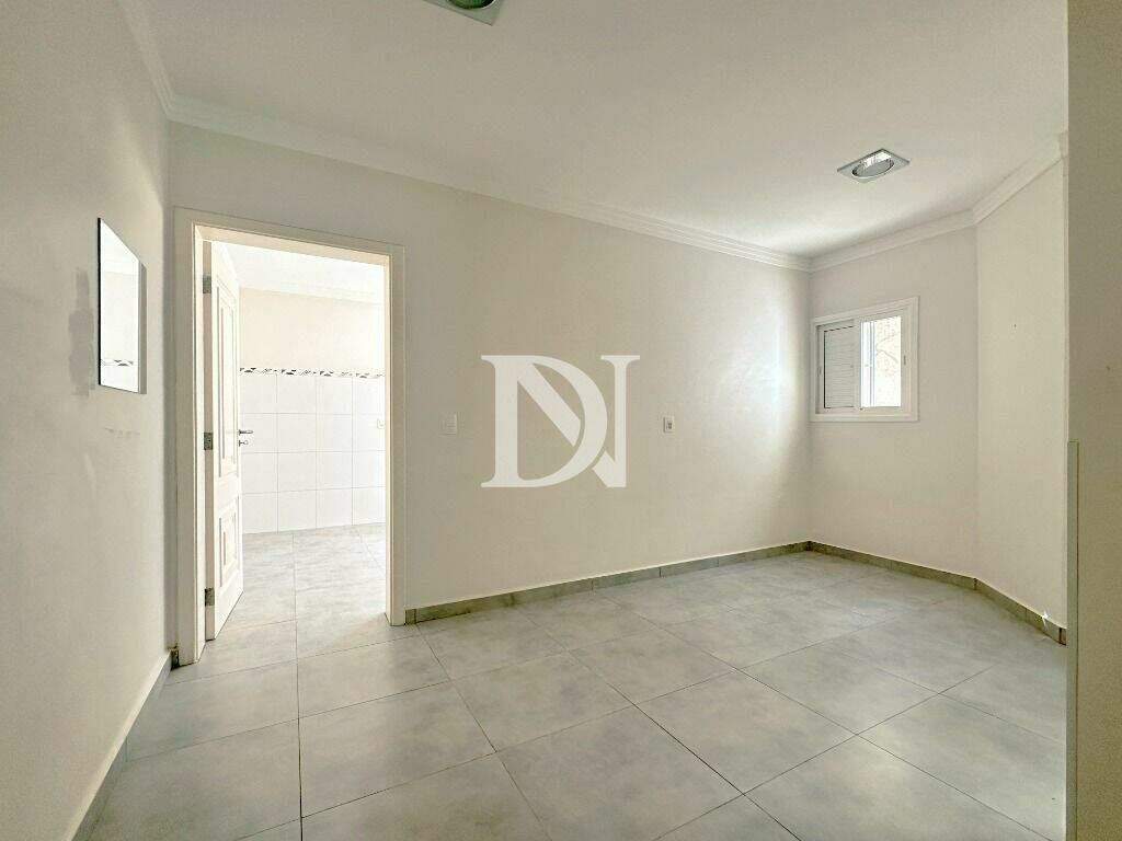 Casa em condomínio à venda no Condomínio Monte Belo: 