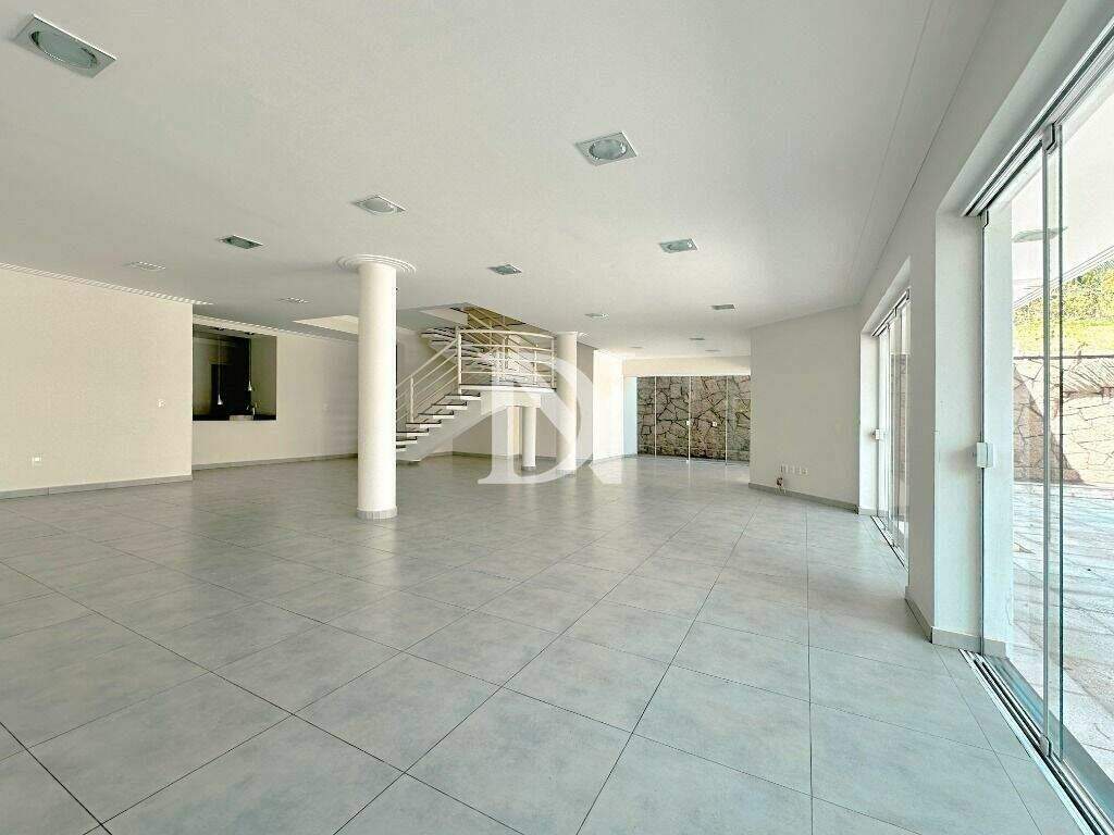 Casa em condomínio à venda no Condomínio Monte Belo: 
