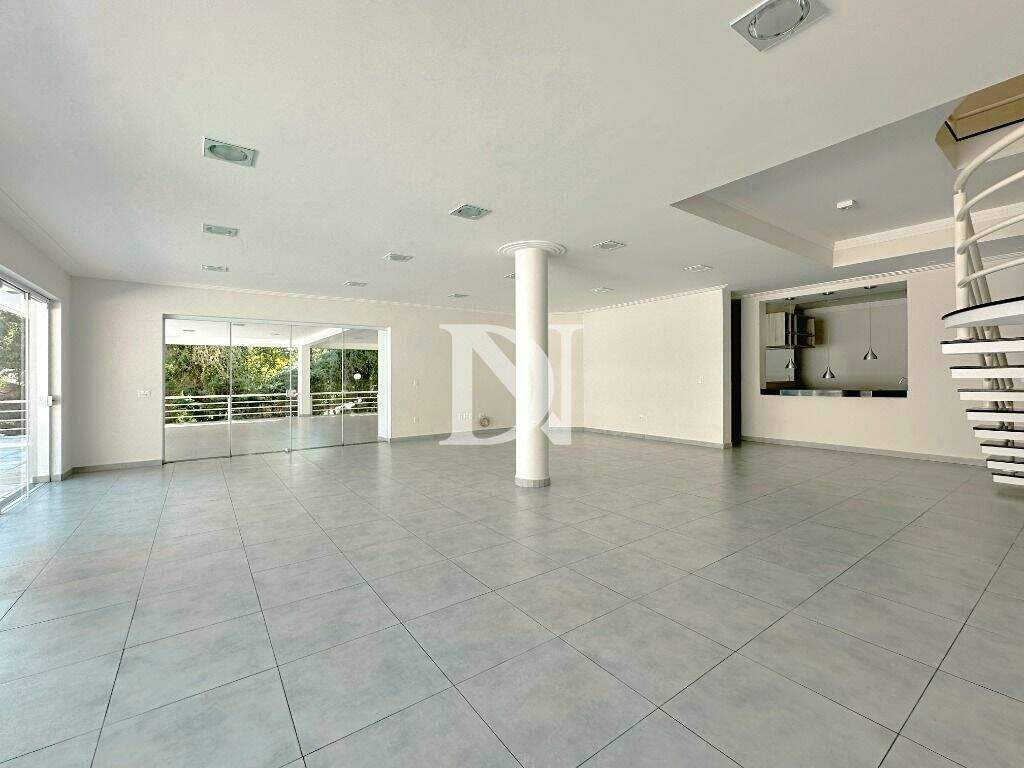 Casa em condomínio à venda no Condomínio Monte Belo: 