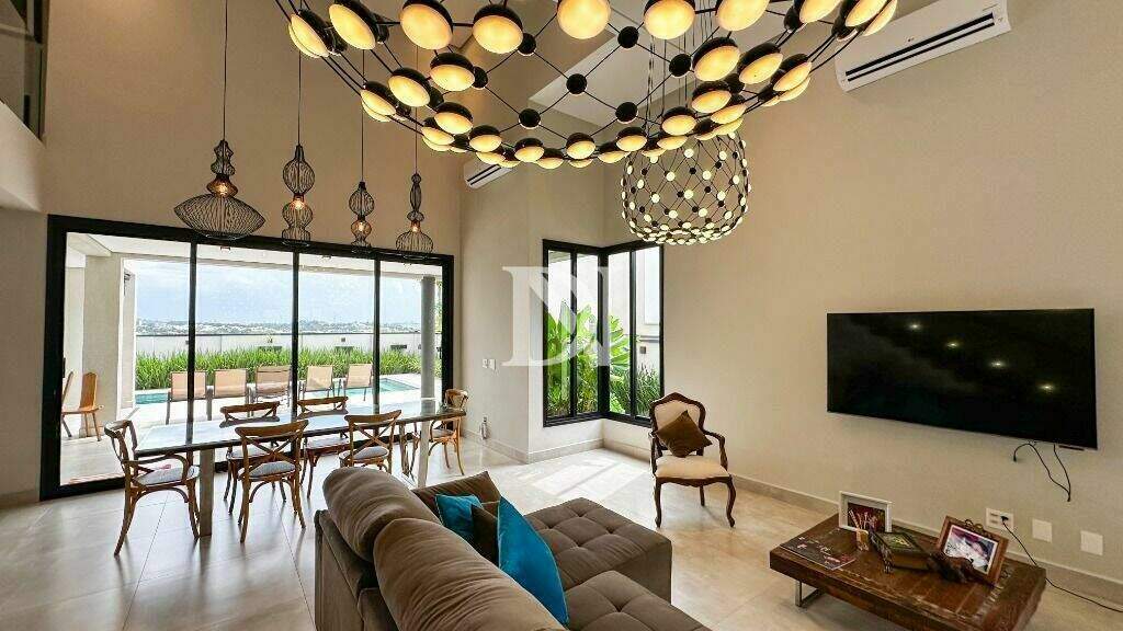 Casa em condomínio à venda no Condomínio Villas do Golfe: 