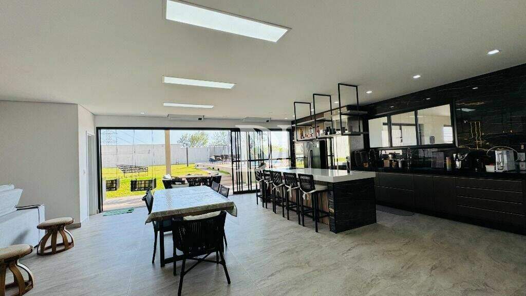 Casa em condomínio à venda no Condomínio Campos de Santo Antônio II: 