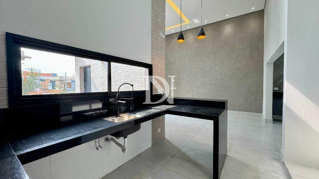 Casa em condomínio à venda no Jardim Guarujá: 