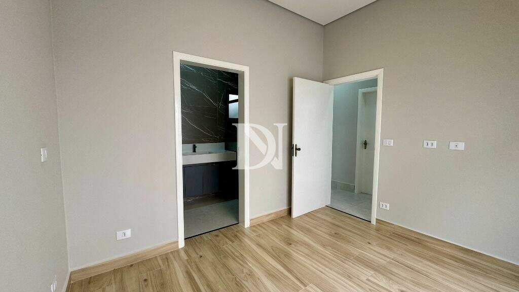 Casa em condomínio à venda no Jardim Guarujá: 