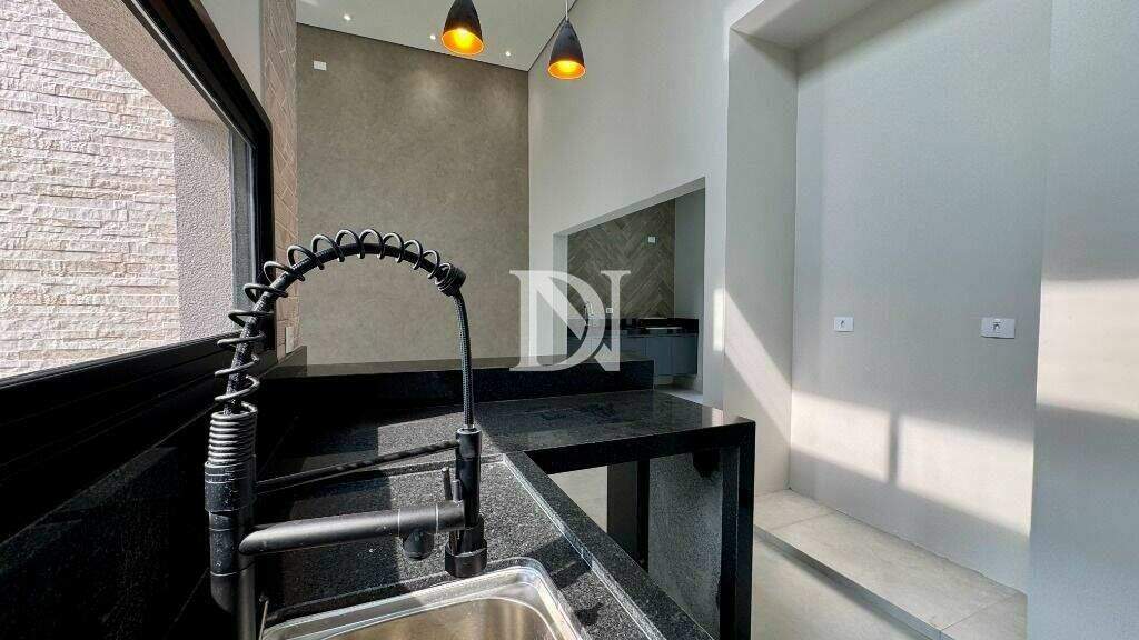 Casa em condomínio à venda no Jardim Guarujá: 