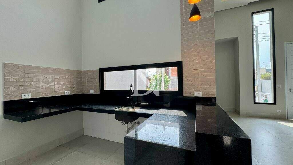 Casa em condomínio à venda no Jardim Guarujá: 
