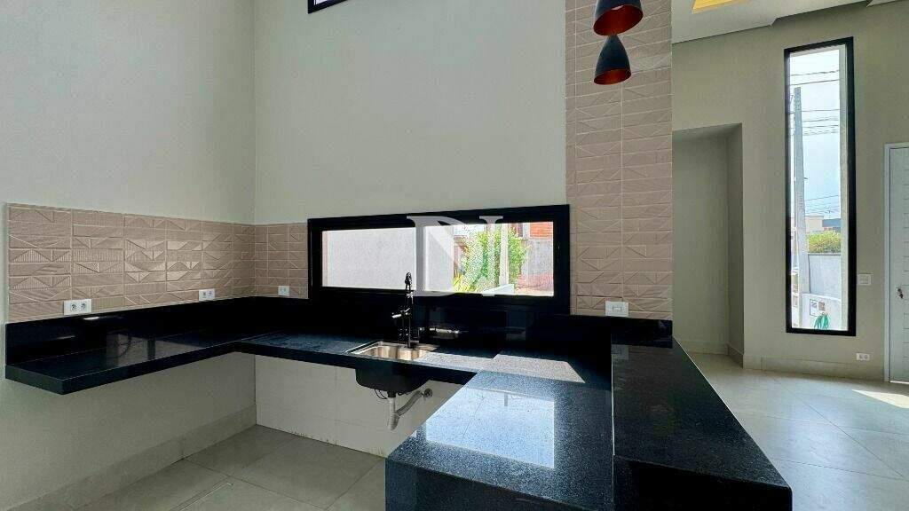 Casa em condomínio à venda no Jardim Guarujá: 