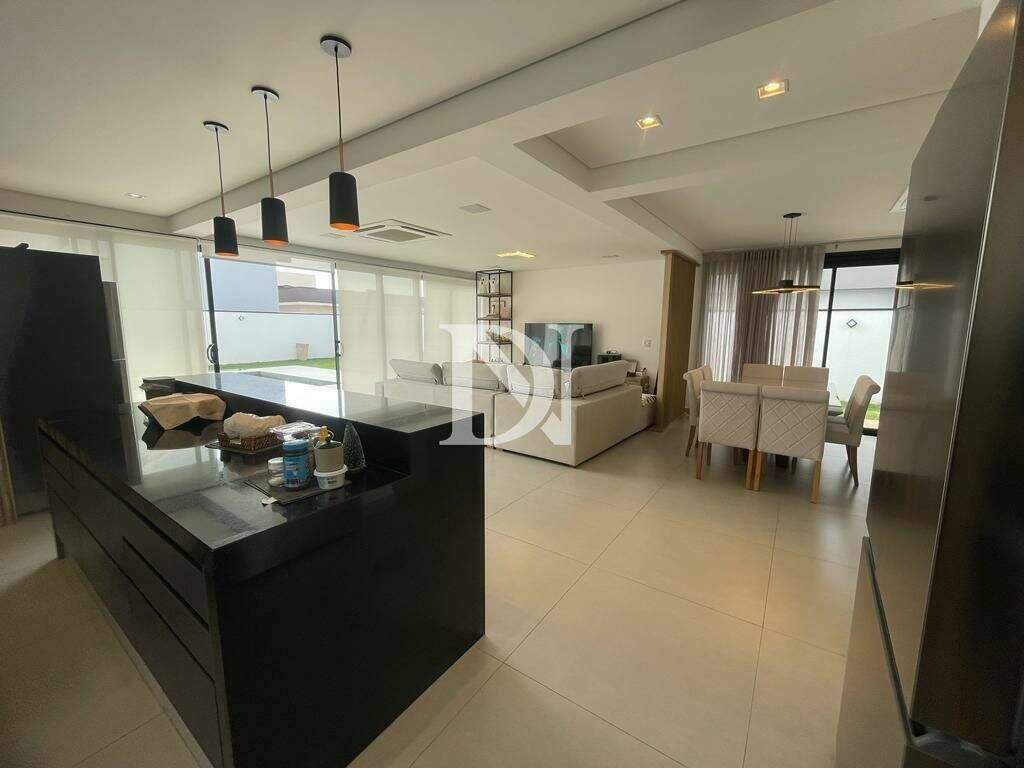 Casa em condomínio à venda no Jardim Buru: 