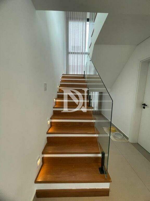 Casa em condomínio à venda no Jardim Buru: 