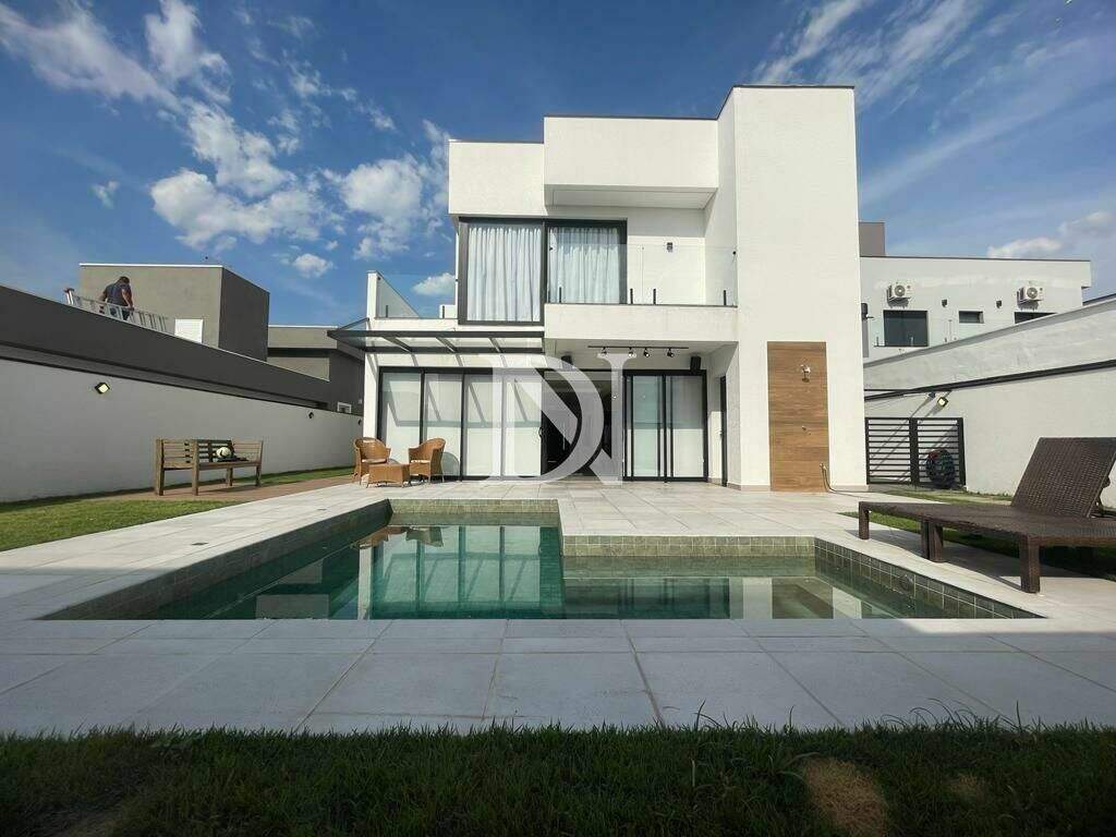 Casa em condomínio à venda no Jardim Buru: 