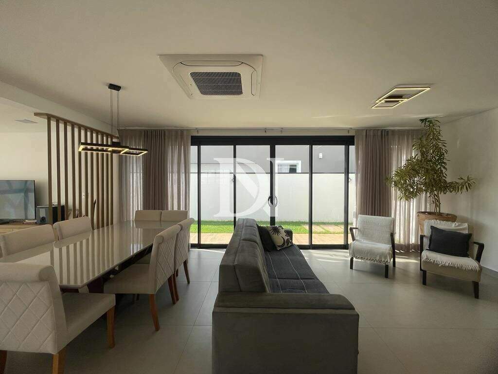Casa em condomínio à venda no Jardim Buru: 