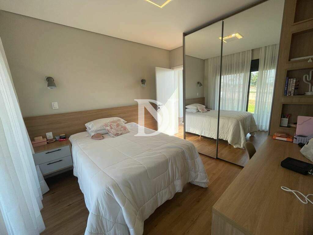 Casa em condomínio à venda no Jardim Buru: 