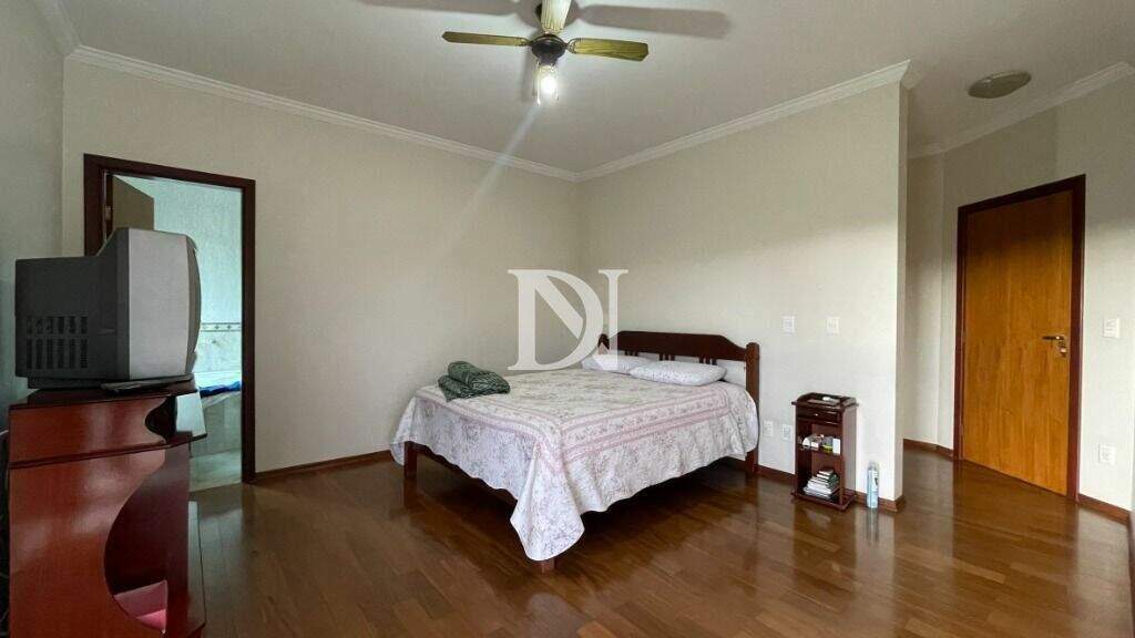 Casa em condomínio à venda no Condomínio Campos de Santo Antônio: 