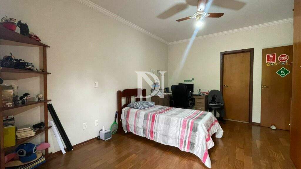 Casa em condomínio à venda no Condomínio Campos de Santo Antônio: 