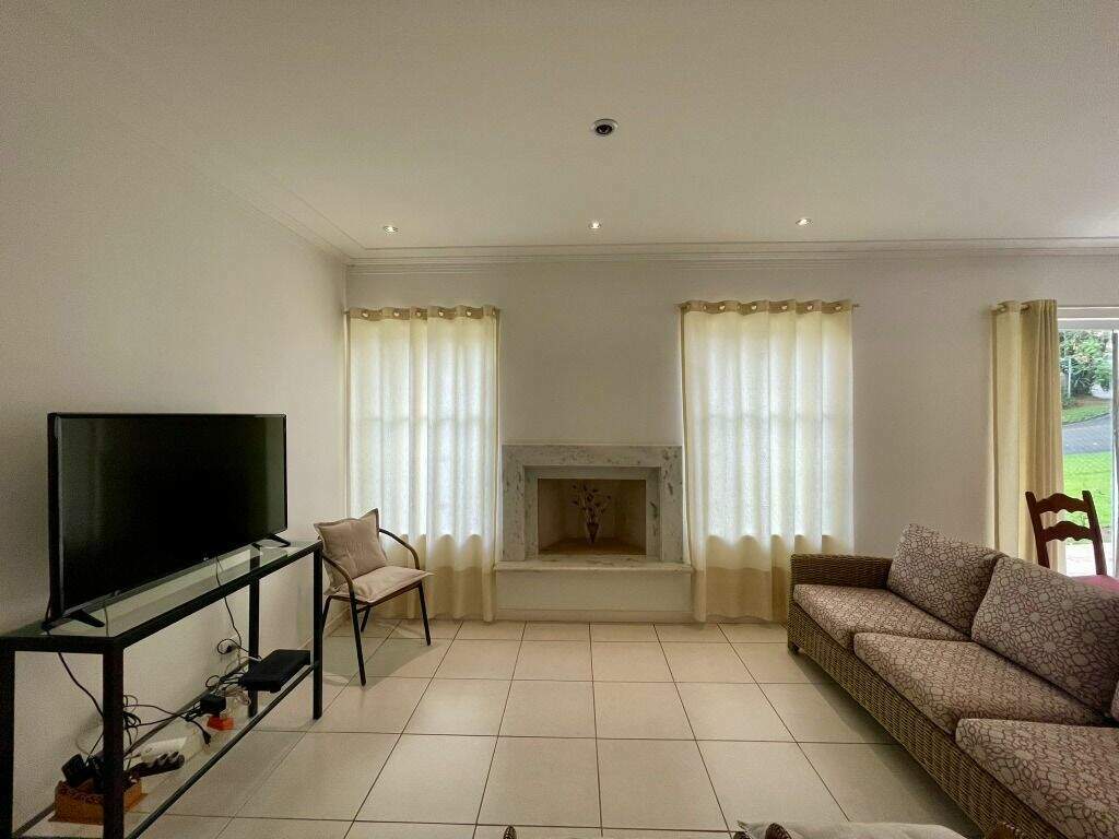 Casa em condomínio à venda no Condomínio Campos de Santo Antônio: 