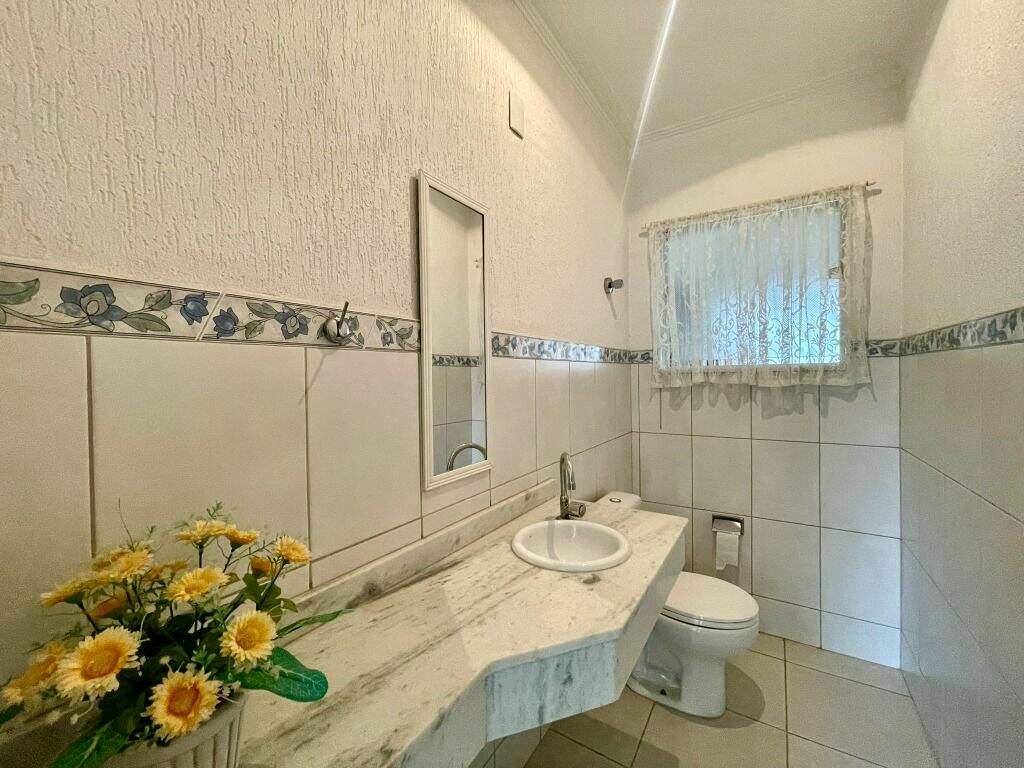 Casa em condomínio à venda no Condomínio Campos de Santo Antônio: 