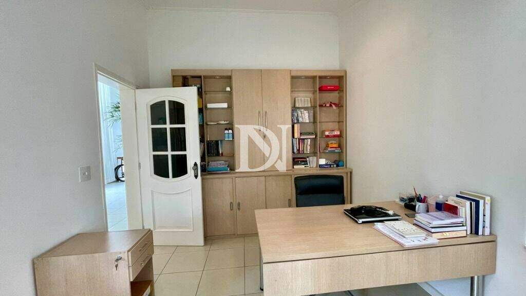 Casa em condomínio à venda no Condomínio Campos de Santo Antônio: 
