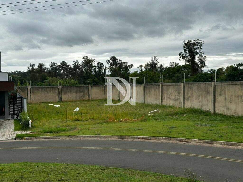 Terreno em condomínio à venda no Jardim Buru: 