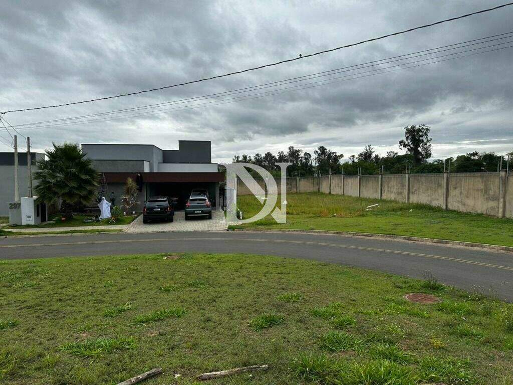 Terreno em condomínio à venda no Jardim Buru: 