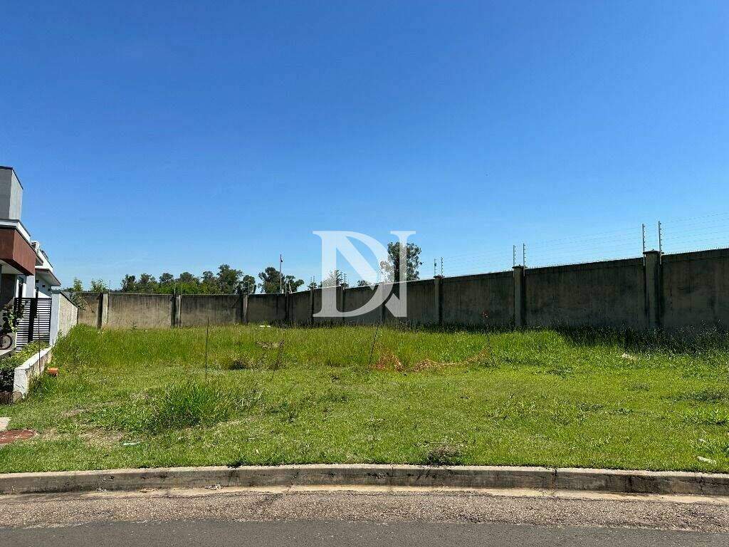 Terreno em condomínio à venda no Jardim Buru: 