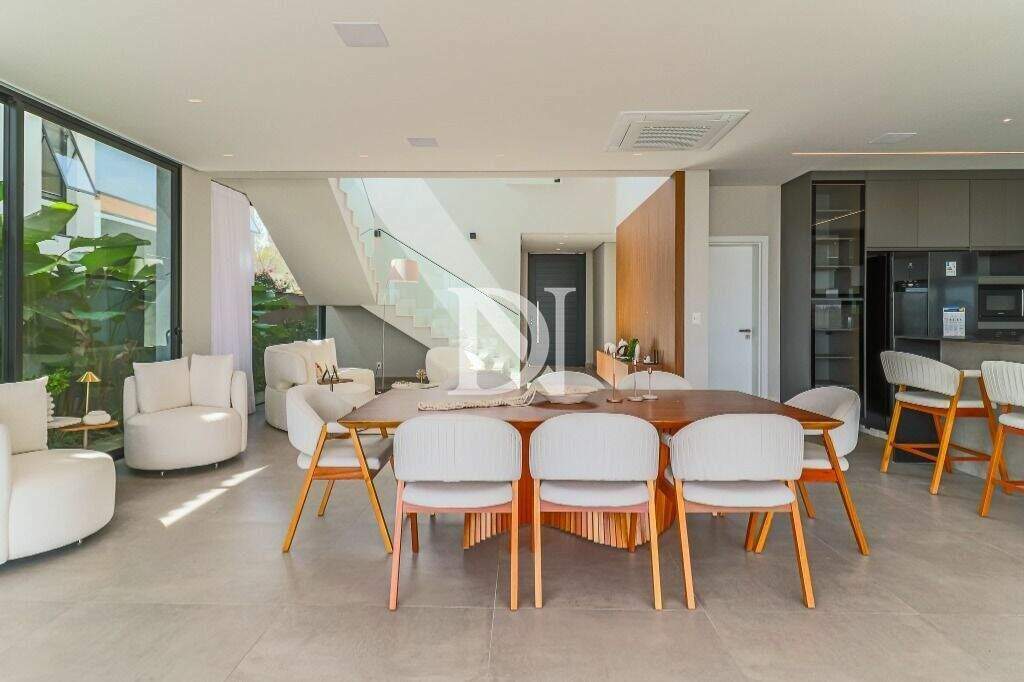 Casa em condomínio à venda no Condomínio Villas do Golfe: 