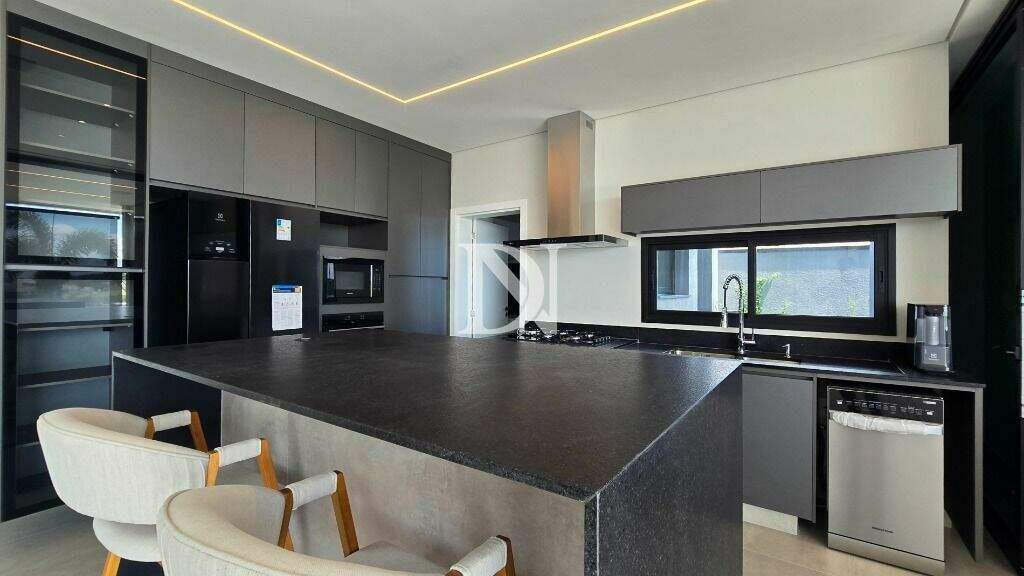 Casa em condomínio à venda no Condomínio Villas do Golfe: 