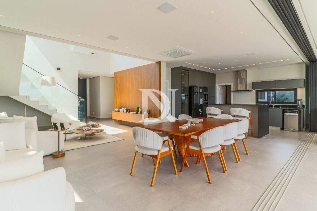 Casa em condomínio à venda no Condomínio Villas do Golfe: 