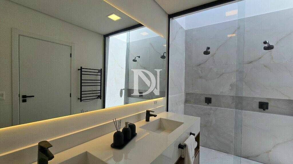 Casa em condomínio à venda no Condomínio Villas do Golfe: 