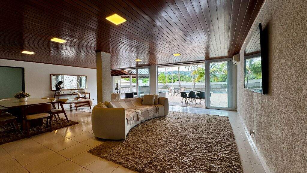 Casa em condomínio à venda no Condomínio Campos de Santo Antônio: 