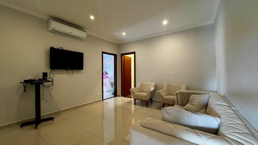 Casa em condomínio à venda no Condomínio Campos de Santo Antônio: 