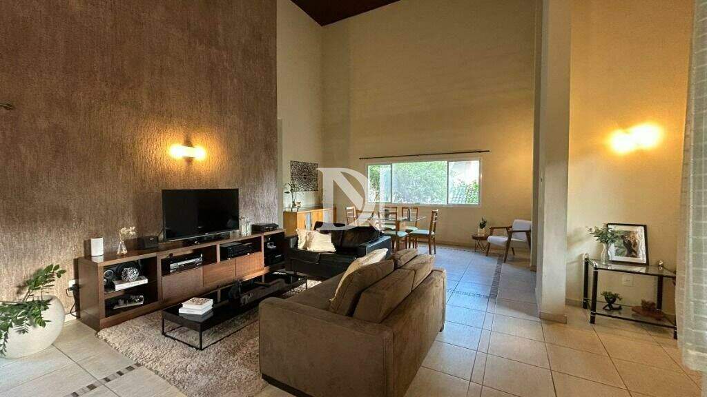 Casa em condomínio à venda no Chácara Flora: 