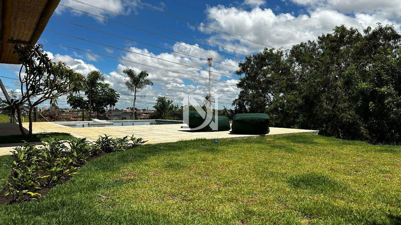 Casa em condomínio à venda no Condomínio Campos de Santo Antônio II: 