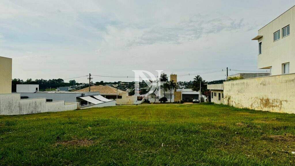 Terreno em condomínio à venda no Condomínio Palmeiras Imperiais: 